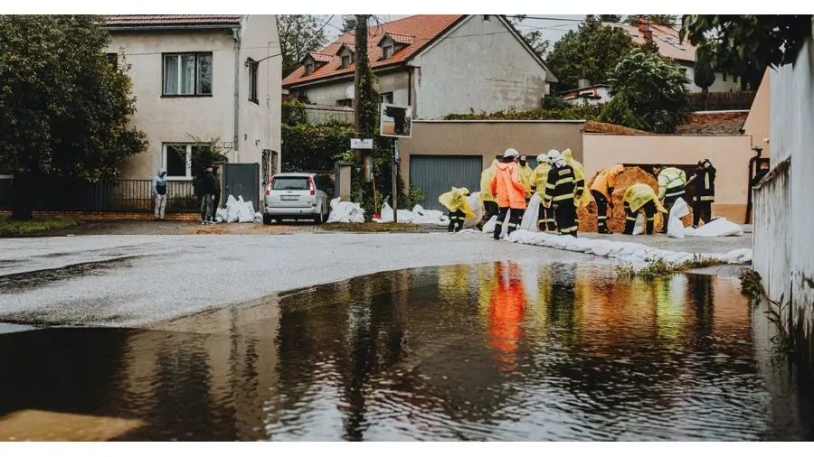 Drenagem temporária de água pluvial no bairro Jardim do Salso, Porto Alegre/RS: método executivo com Motobomba Schneider BCS para controle de acúmulo em obra