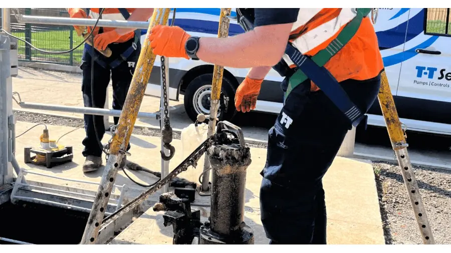 Drenagem temporária com motobomba a gasolina em Jardim Europa, Porto Alegre/RS: método executivo para esgotamento controlado em frentes sem energia conveniente